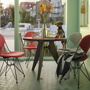 mesa contemporánea