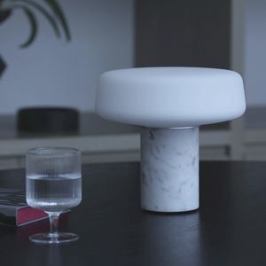 lámpara de mesa
