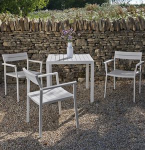 mesa de comedor contemporánea