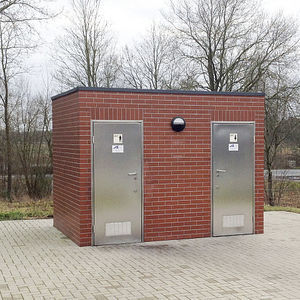 baño público de madera