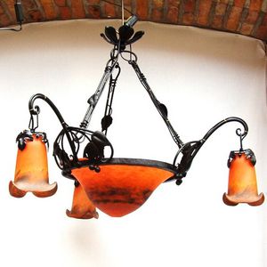 lámpara araña de estilo Art Nouveau