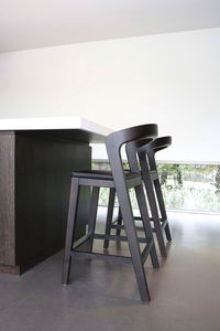 silla de bar contemporánea