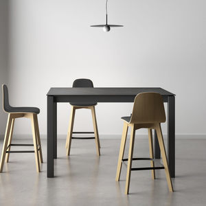 mesa alta contemporánea