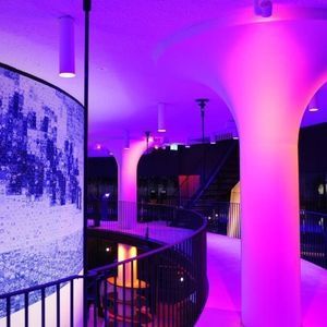 luminaria LED RGBW