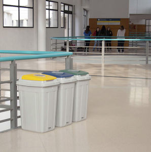 cubo de basura público