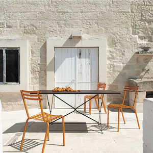 mesa contemporánea