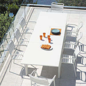 mesa de comedor contemporánea