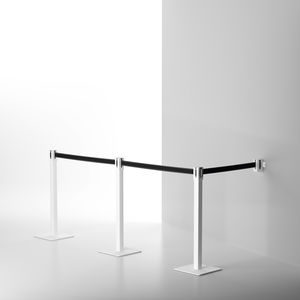 poste separador con cinta extensible