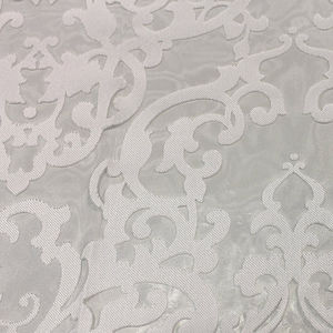 visillo con motivos decorativos