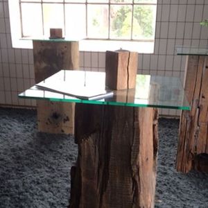 mesa alta contemporánea