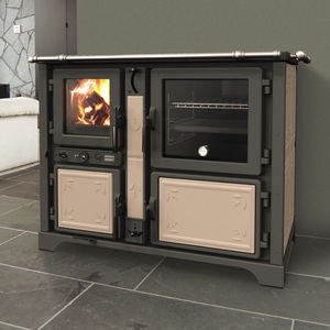 cocina con horno de leña