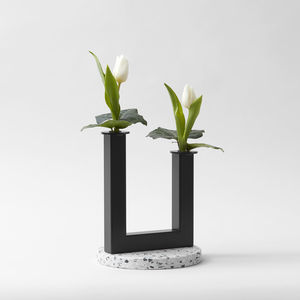 florero contemporáneo