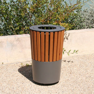 cubo de basura público