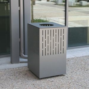 cubo de basura público
