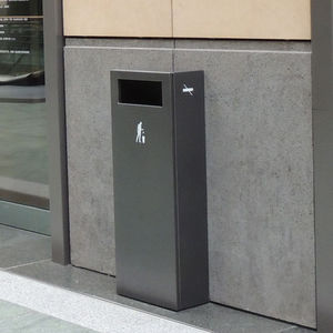 cubo de basura público