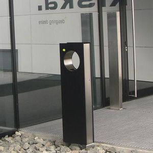 cubo de basura público