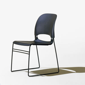 silla de visita contemporánea / apilable / patín / 100 % reciclable