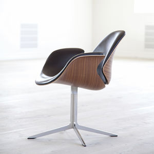 sillón de diseño escandinavo