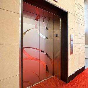 puerta de ascensor de acero inoxidable