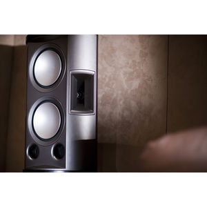 altavoz de estantes