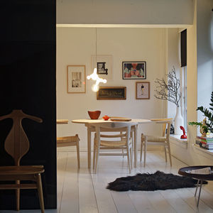 mesa contemporánea
