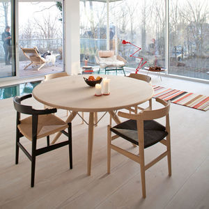 mesa contemporánea