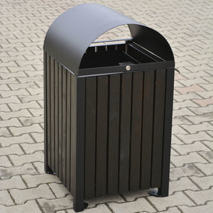 cubo de basura público