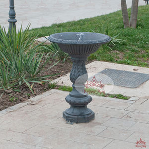 fuente de agua de exterior