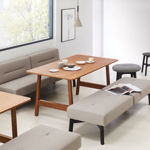mesa de reuniones contemporánea