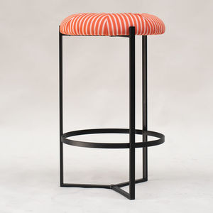 taburete de bar de diseño minimalista