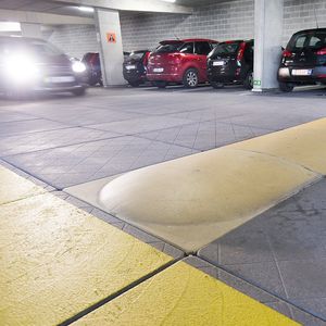 guardia tumbado para espacio público