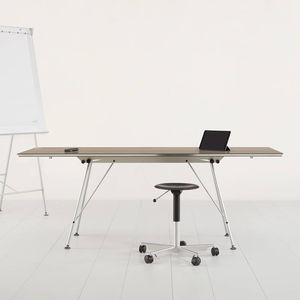 mesa de trabajo contemporánea
