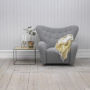 sillón de diseño escandinavo / de piel de carnero / con reposapiés / con orejas