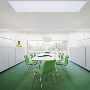 mesa de reuniones contemporánea