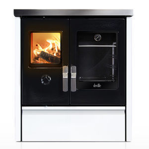 cocina con horno de leña