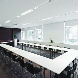 mesa de reuniones moderna