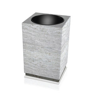 cubo de basura público
