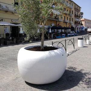 jardinera de hormigón reforzado con fibra