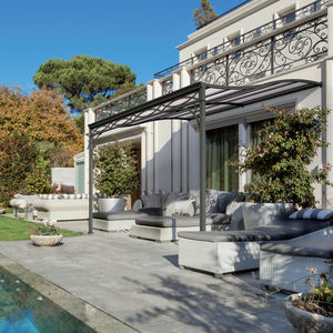 pérgola adosada / de hierro forjado / a medida