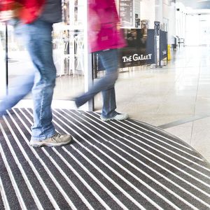 alfombra de entrada para edificio público