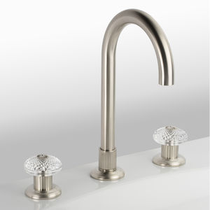 grifo bimando para lavabo