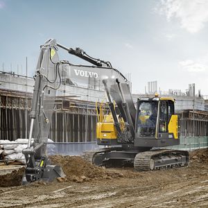 excavadora intermedia