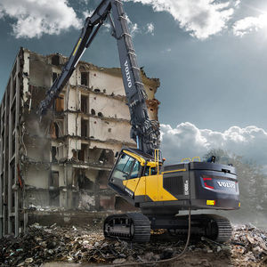 excavadora con orugas