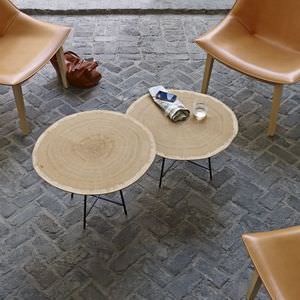 mesita auxiliar contemporánea / de roble / de MDF / de acero lacado