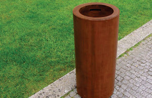 cubo de basura público