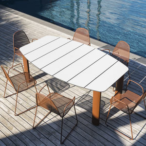 mesa contemporánea