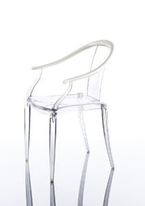 silla contemporánea / con reposabrazos / de contrachapado moldeado / de abedul
