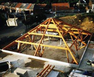 estructura de tejado de madera de madera