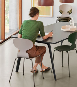 silla de diseño escandinavo