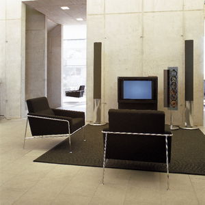 sillón de diseño escandinavo / de tejido / de cuero / de acero cromado